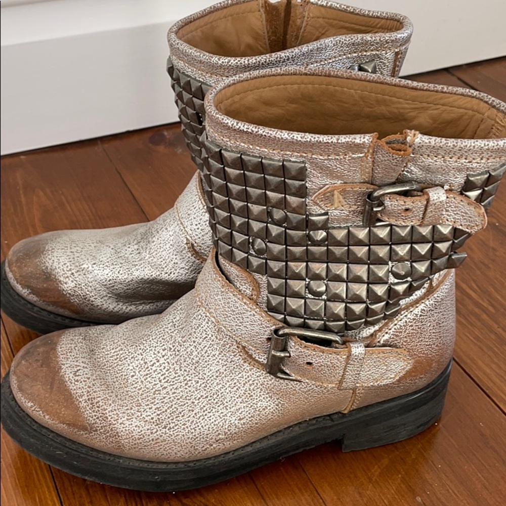 Ash Distressed Silver Moto Boots